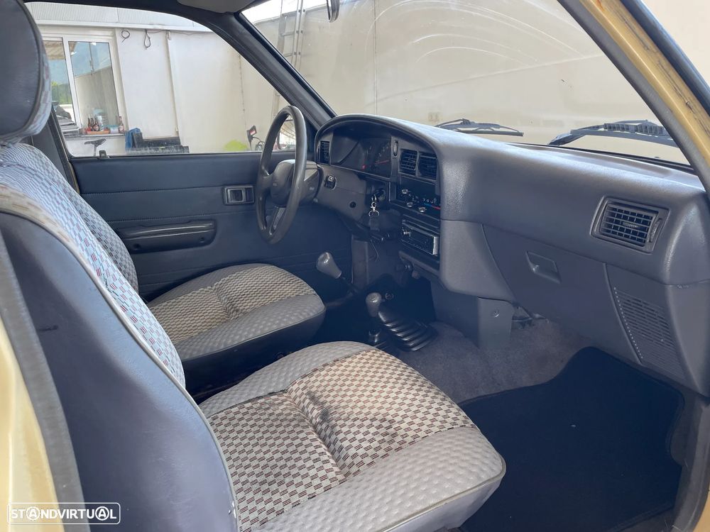 Toyota HILUX 2.4 D 4x4 C/DUPLA - 14
