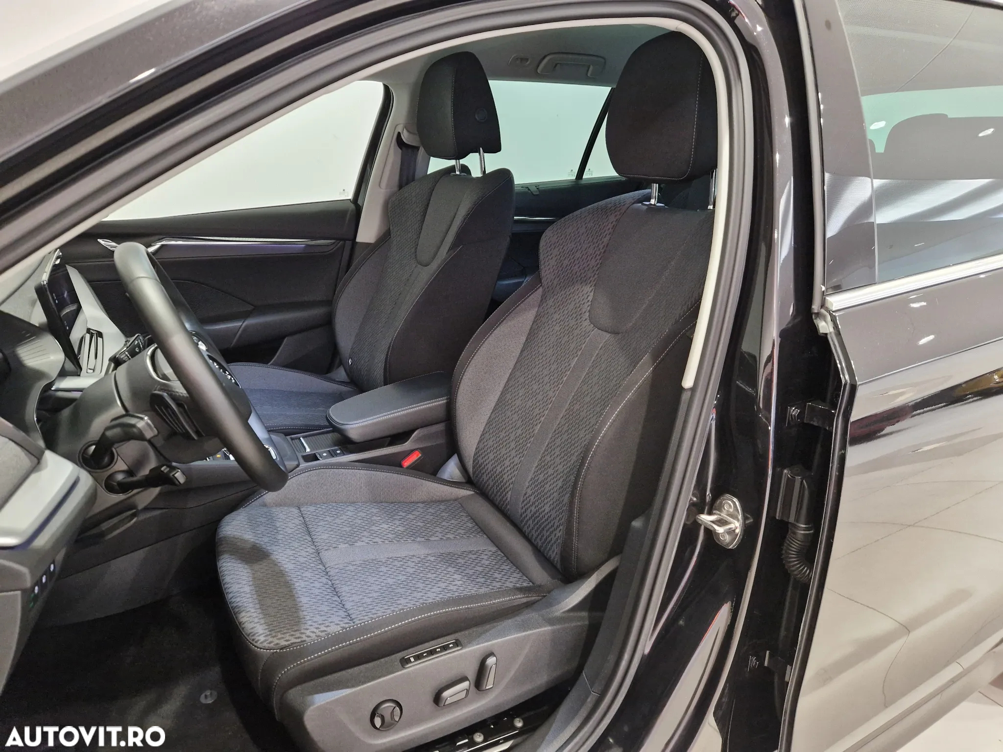 Skoda Octavia Combi 2.0 TDI DSG Premium Edition - 11