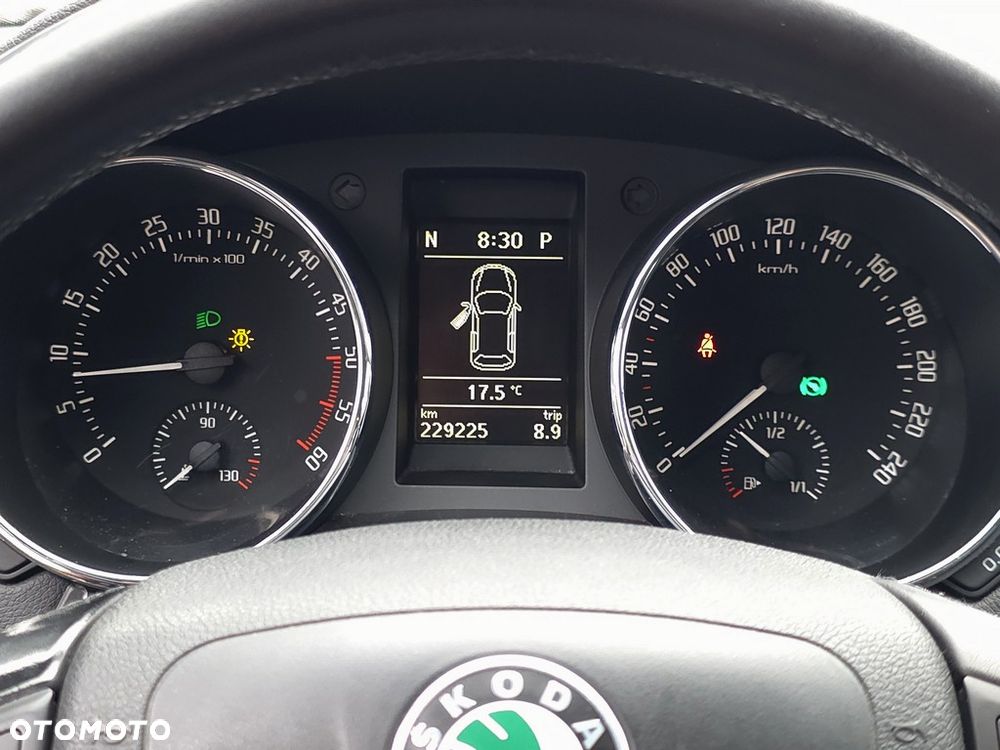 Skoda Yeti 2.0 TDI DPF 4x4 Elegance DSG - 21