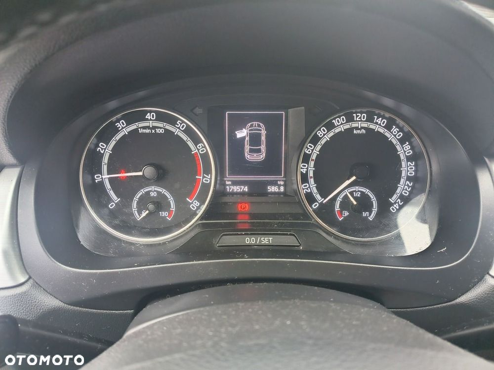 Skoda RAPID - 8