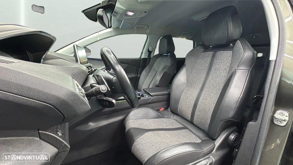 Peugeot 5008 1.5 BlueHDi Allure EAT8 - 25