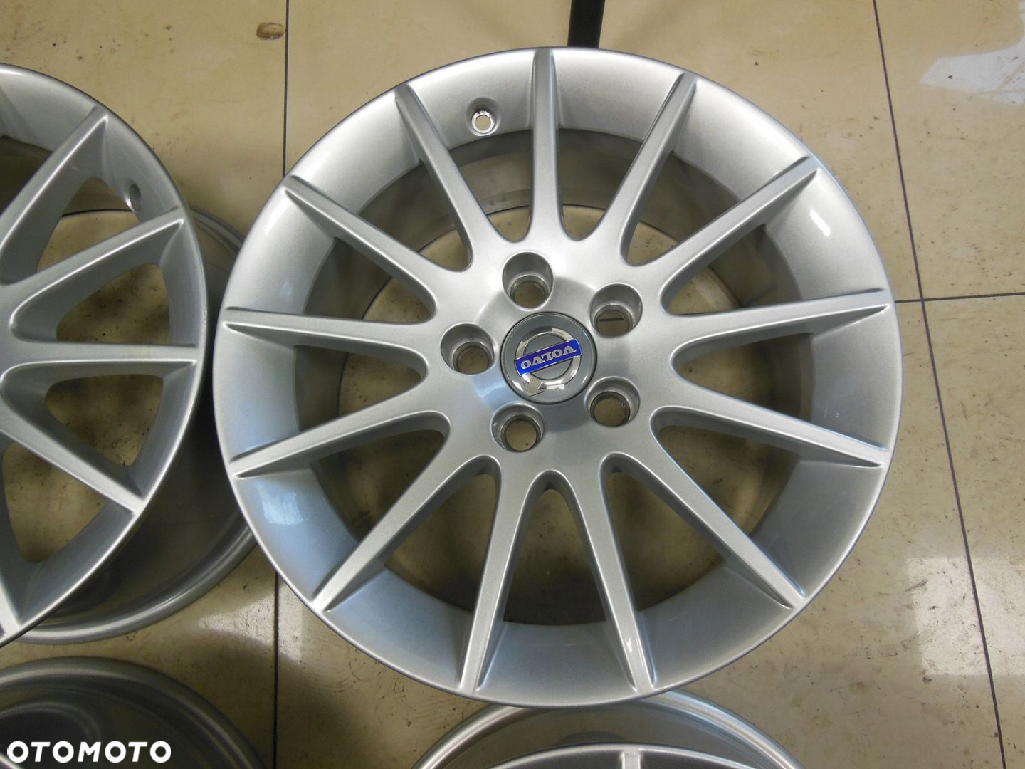 Felga aluminiowa Volvo OE 6.5" x 16" 5x108 ET 45 - 4