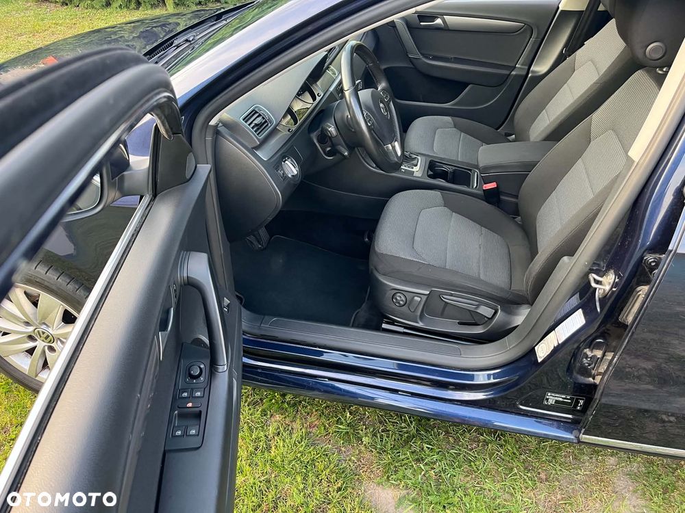Volkswagen Passat 2.0 TDI DSG BlueMotion Technology Highline - 33