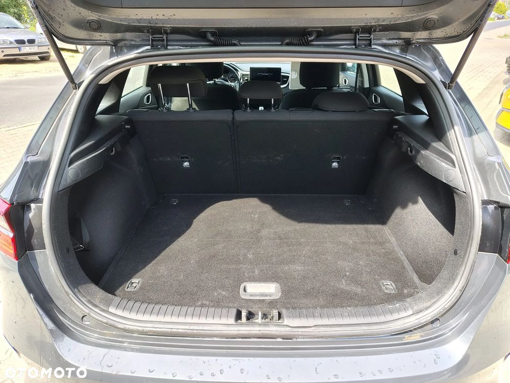 Kia Ceed 1.5 T-GDI M - 10