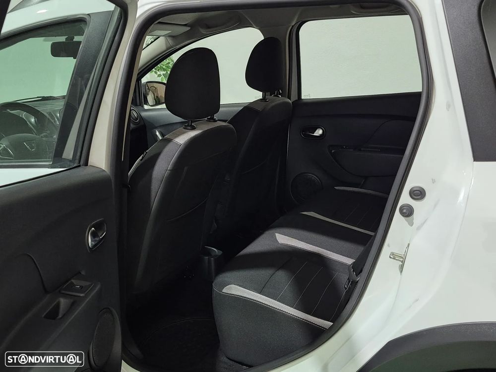 Dacia Logan MCV 0.9 TCe Stepway - 13