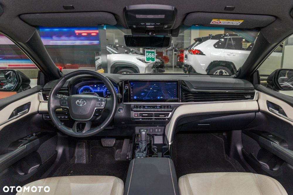 Toyota Camry - 6