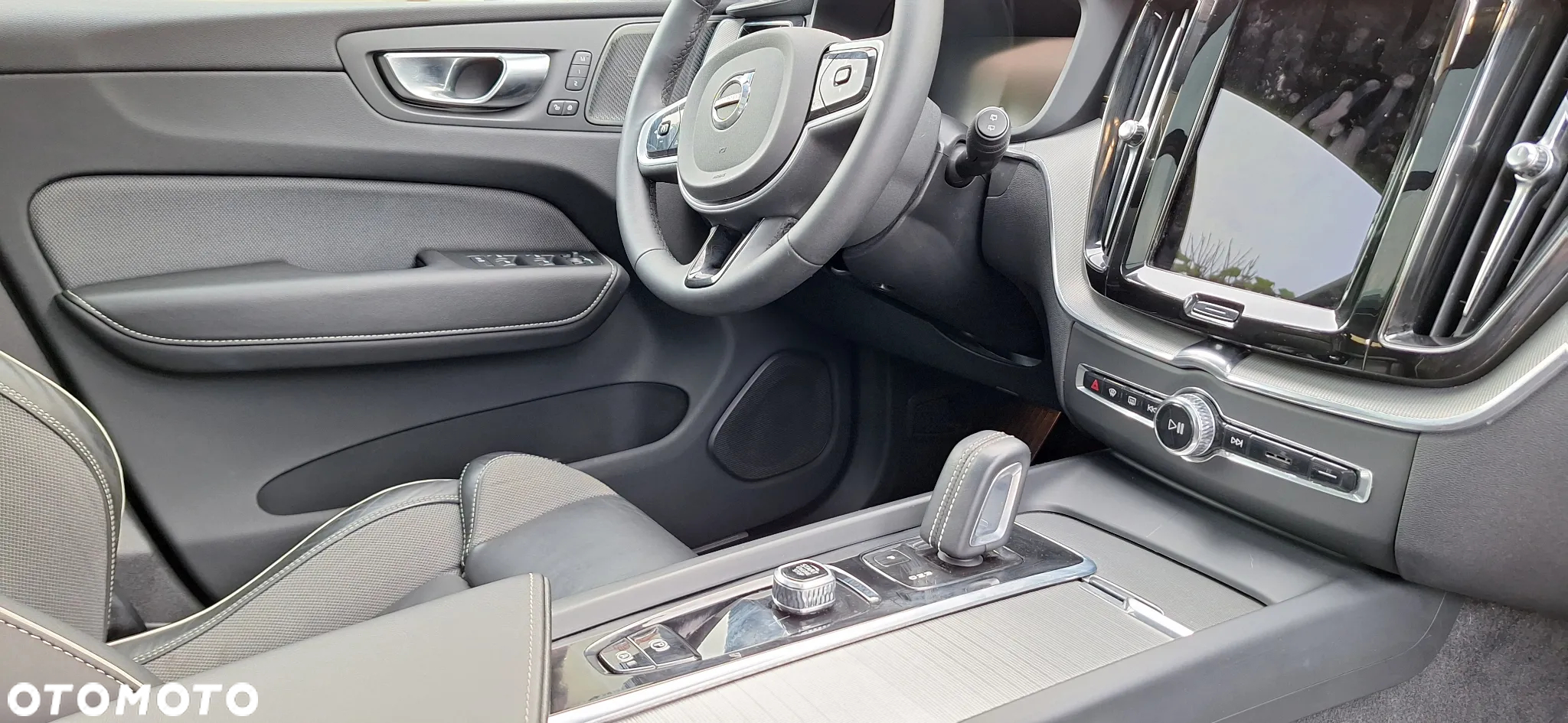 Volvo XC 60 B6 B AWD R-Design - 18