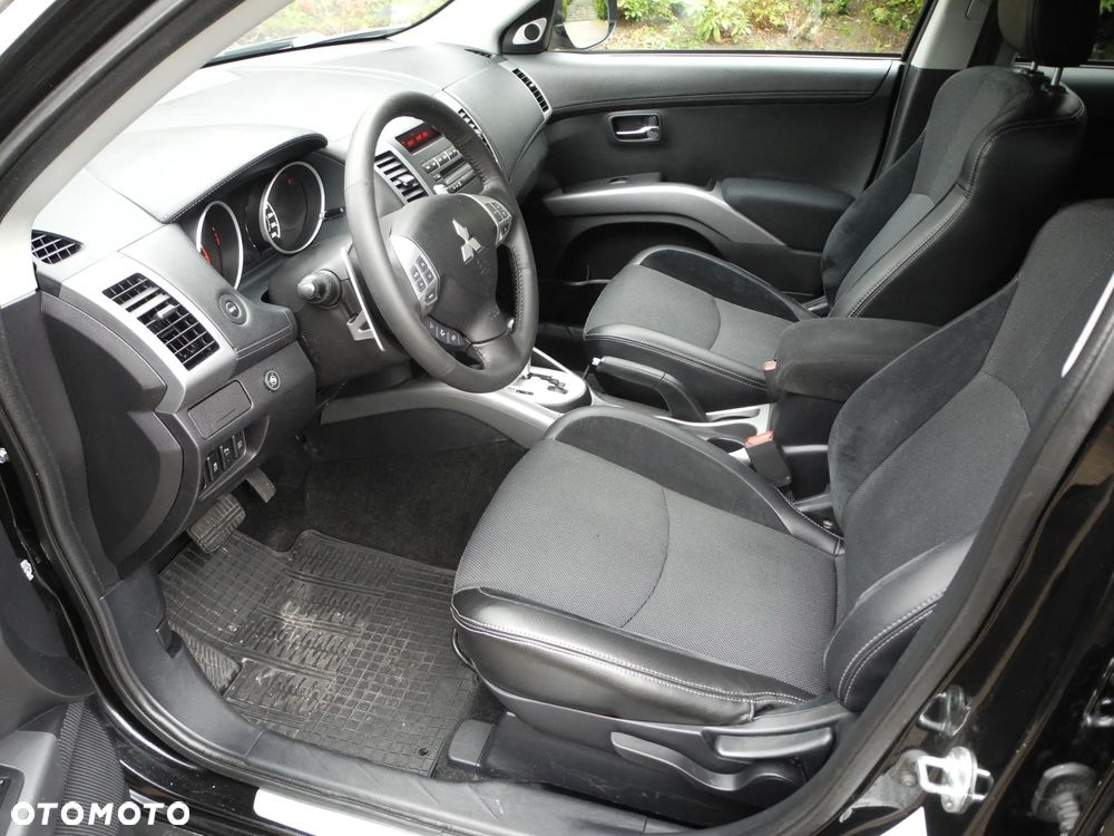 Mitsubishi Outlander - 11