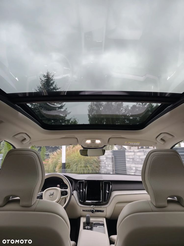 Volvo XC 60 T6 Plug-In Hybrid AWD Plus Dark - 6