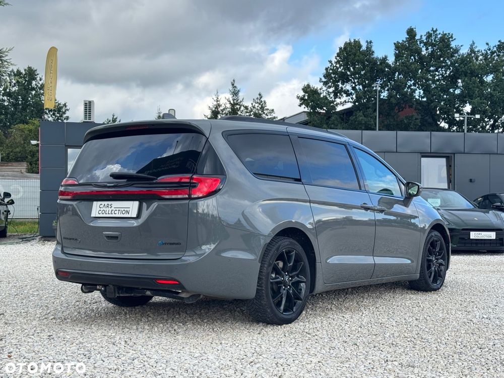 Chrysler Pacifica - 5