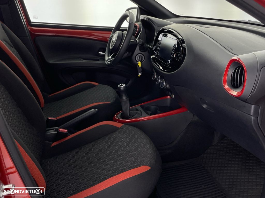 Toyota Aygo X 1.0 Envy - 25