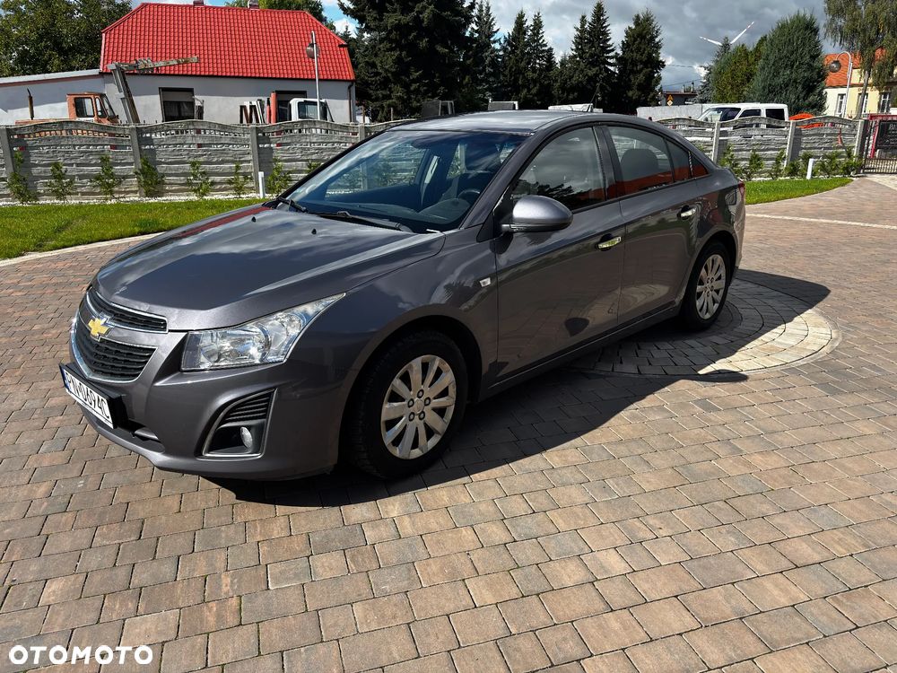 Chevrolet Cruze 1.6 LS - 2