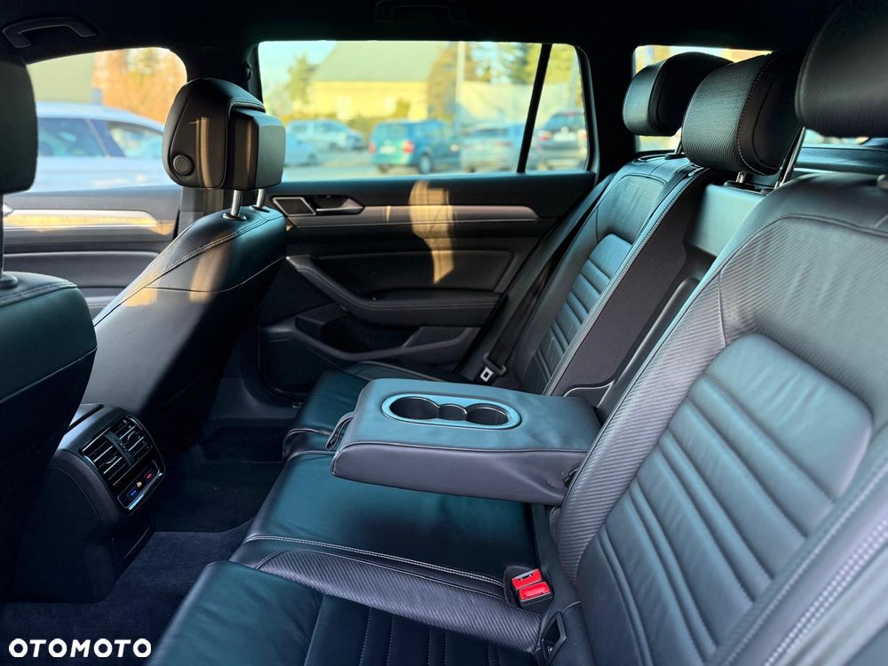 Volkswagen Passat 2.0 TDI Bi-Turbo BMT 4Mot Highline DSG - 28