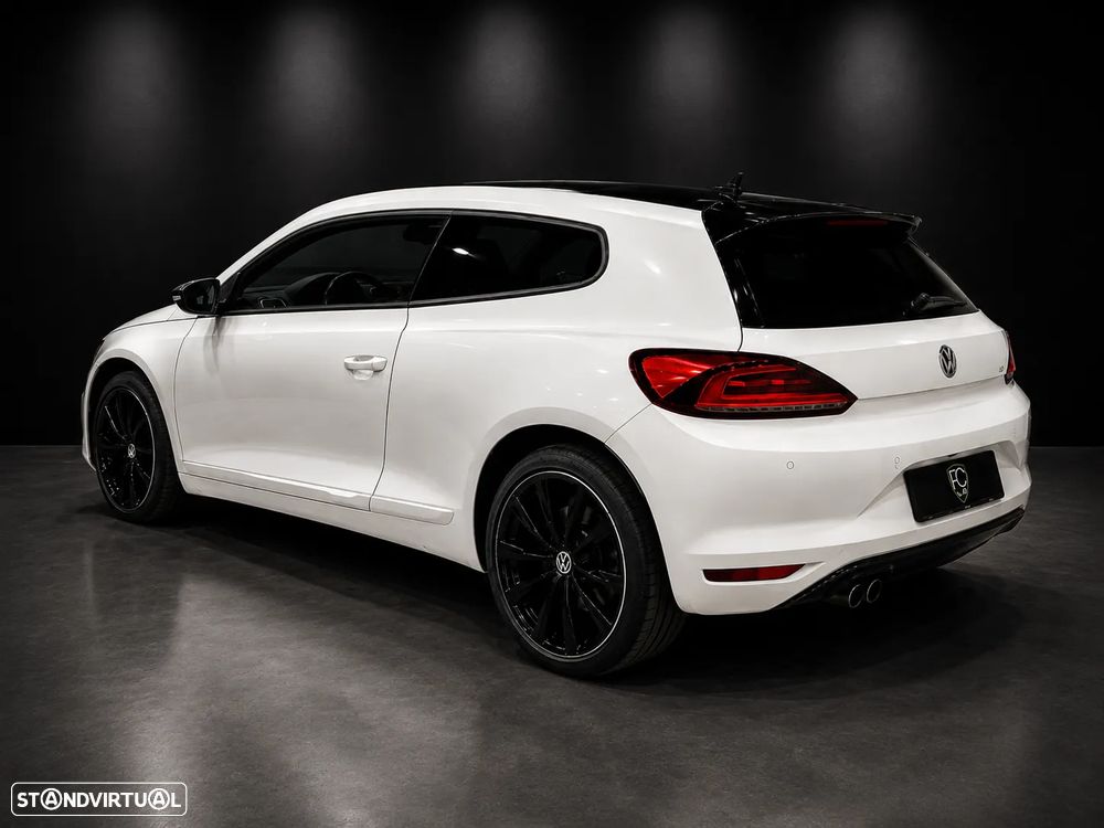 VW Scirocco 2.0 TDI Sport DSG - 2