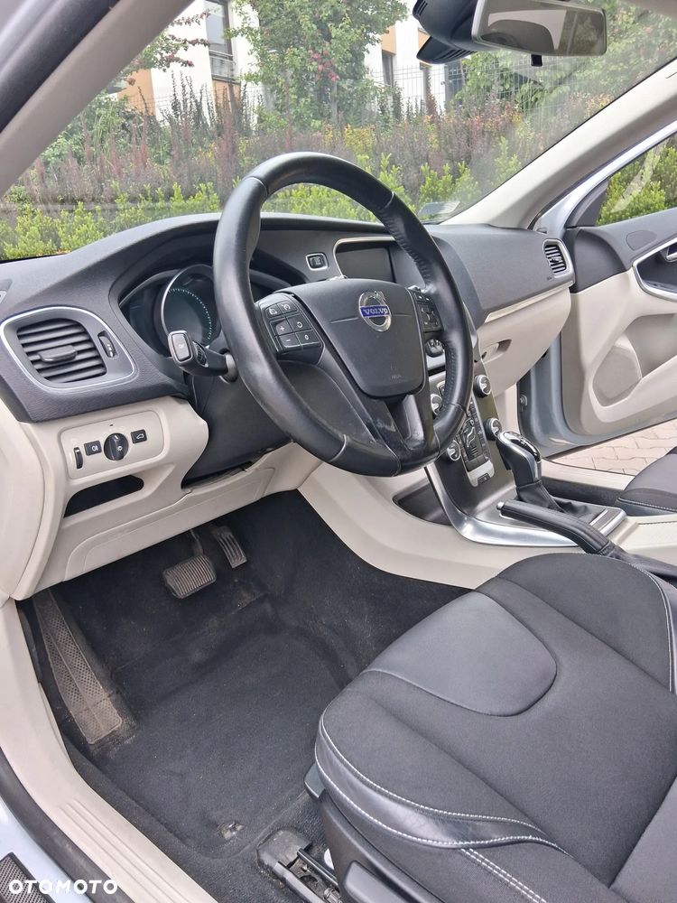 Volvo V40 - 18