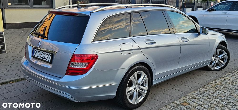 Mercedes-Benz Klasa C 180 T CDI DPF (BlueEFFICIENCY) Avantgarde - 3