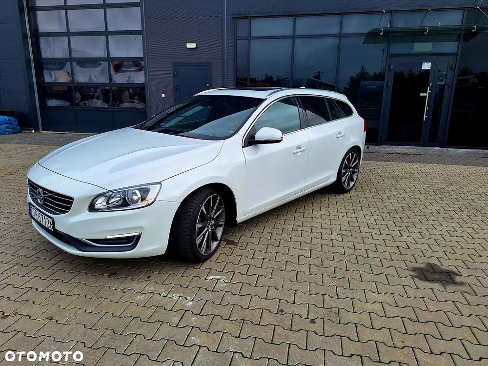 Volvo V60 T5 Drive-E Summum - 1