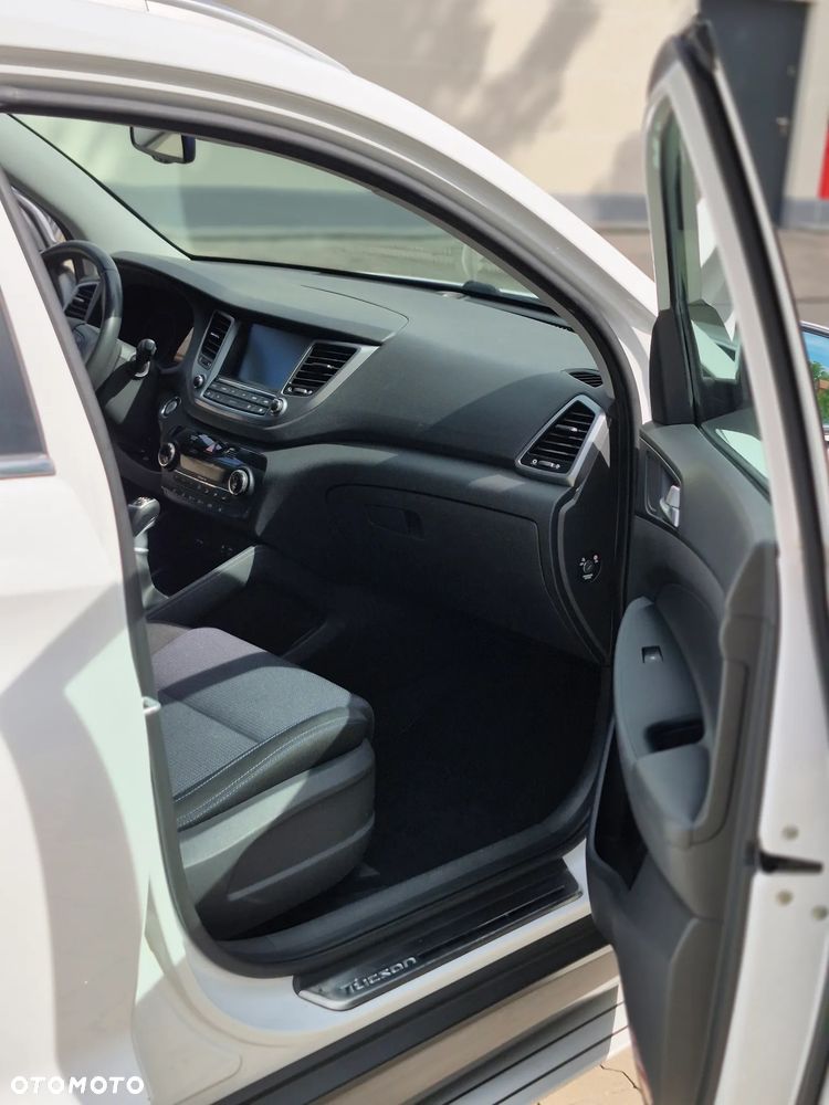 Hyundai Tucson 1.7 CRDI BlueDrive Comfort 2WD - 10