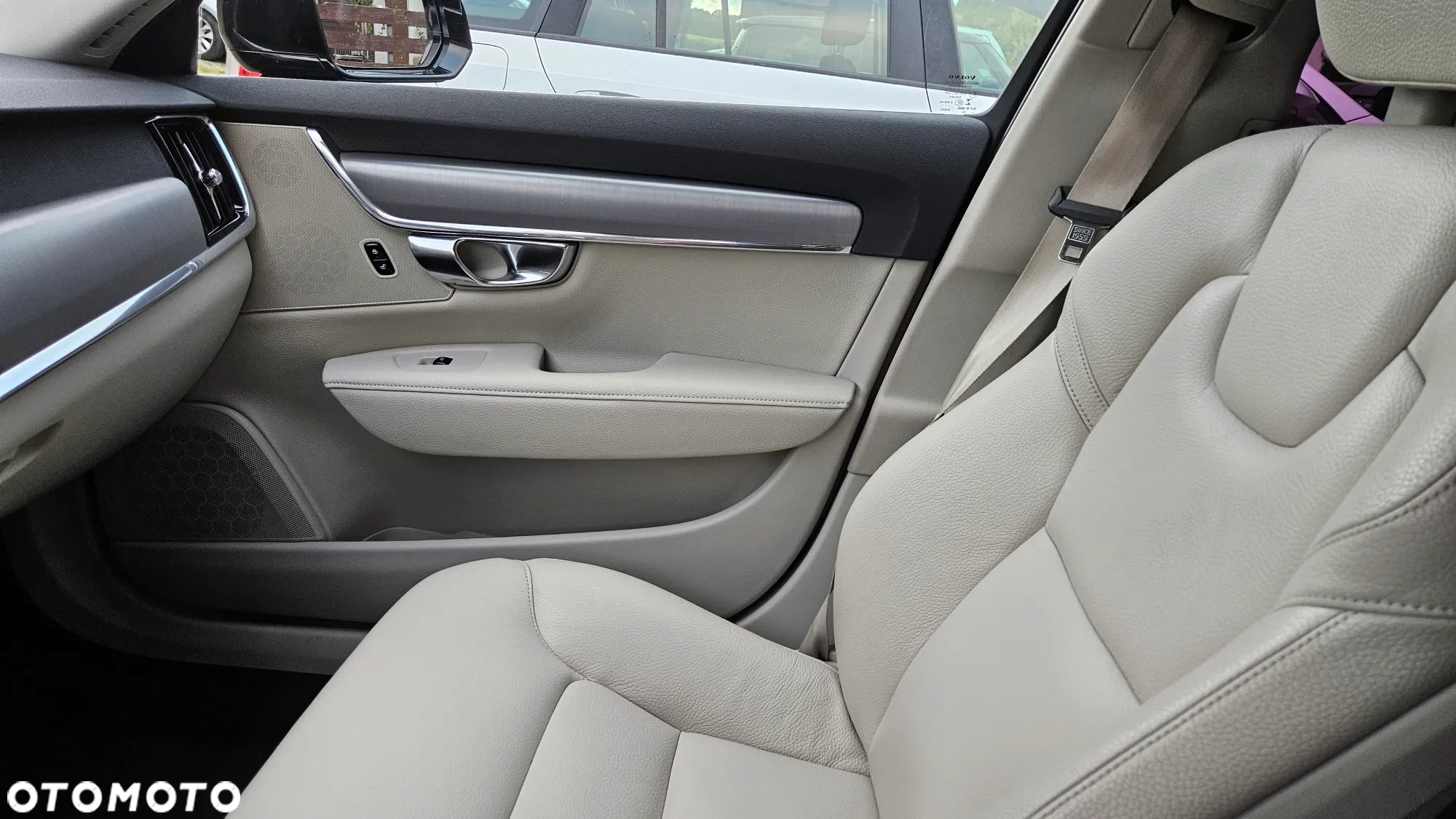 Volvo V90 D4 Momentum - 30