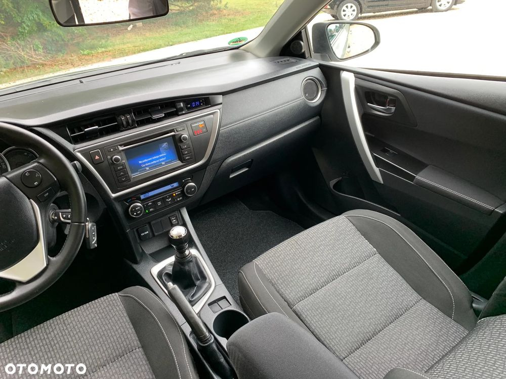 Toyota Auris 1.6 Prestige - 31