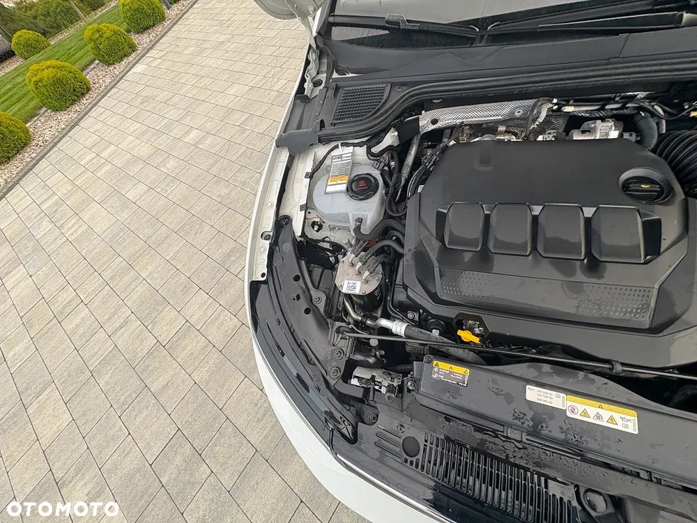 Volkswagen Golf VIII 2.0 TDI Life - 22