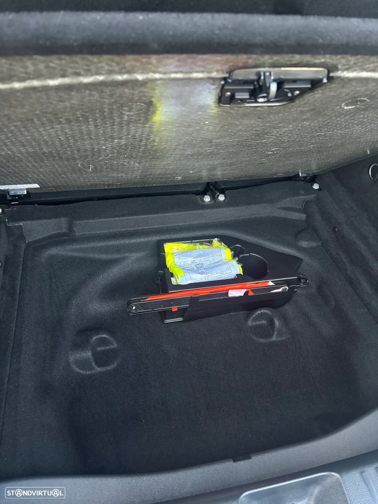 Mercedes-Benz GLA 180 d 7G-DCT AMG Line - 13