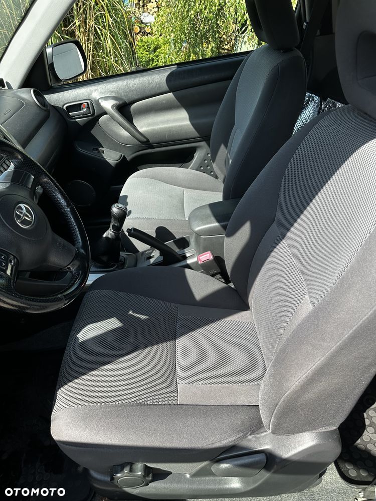 Toyota RAV4 1.8 VVT-i 4x2 - 10