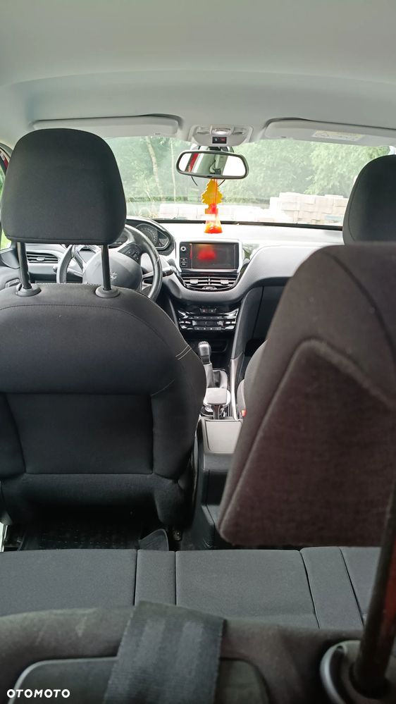 Peugeot 2008 1.2 Pure Tech GPF Active S&S - 16