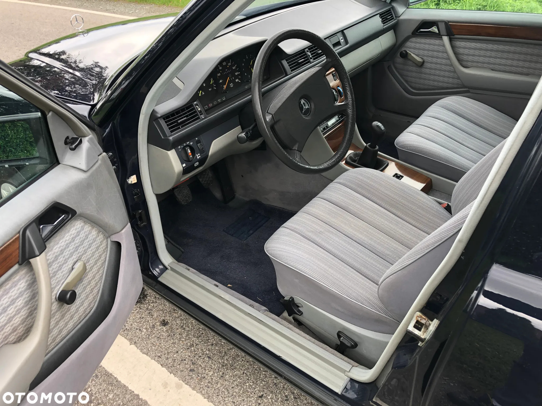 Mercedes-Benz W124 (1984-1993) - 19