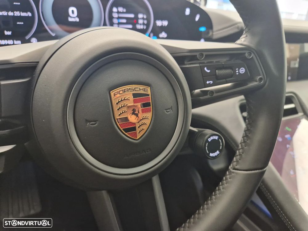 Porsche Taycan Standard - 24