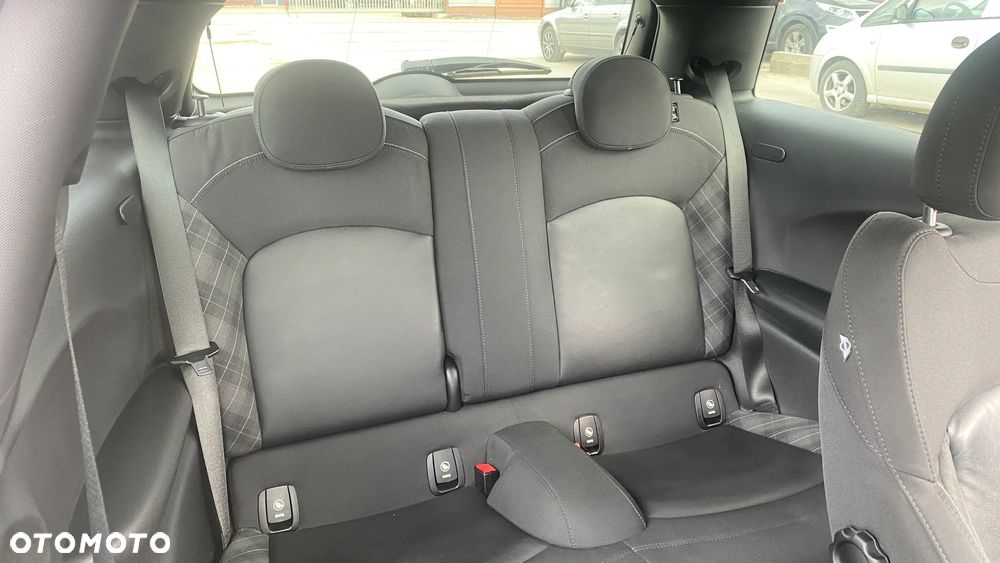 MINI Cooper Seven - 16