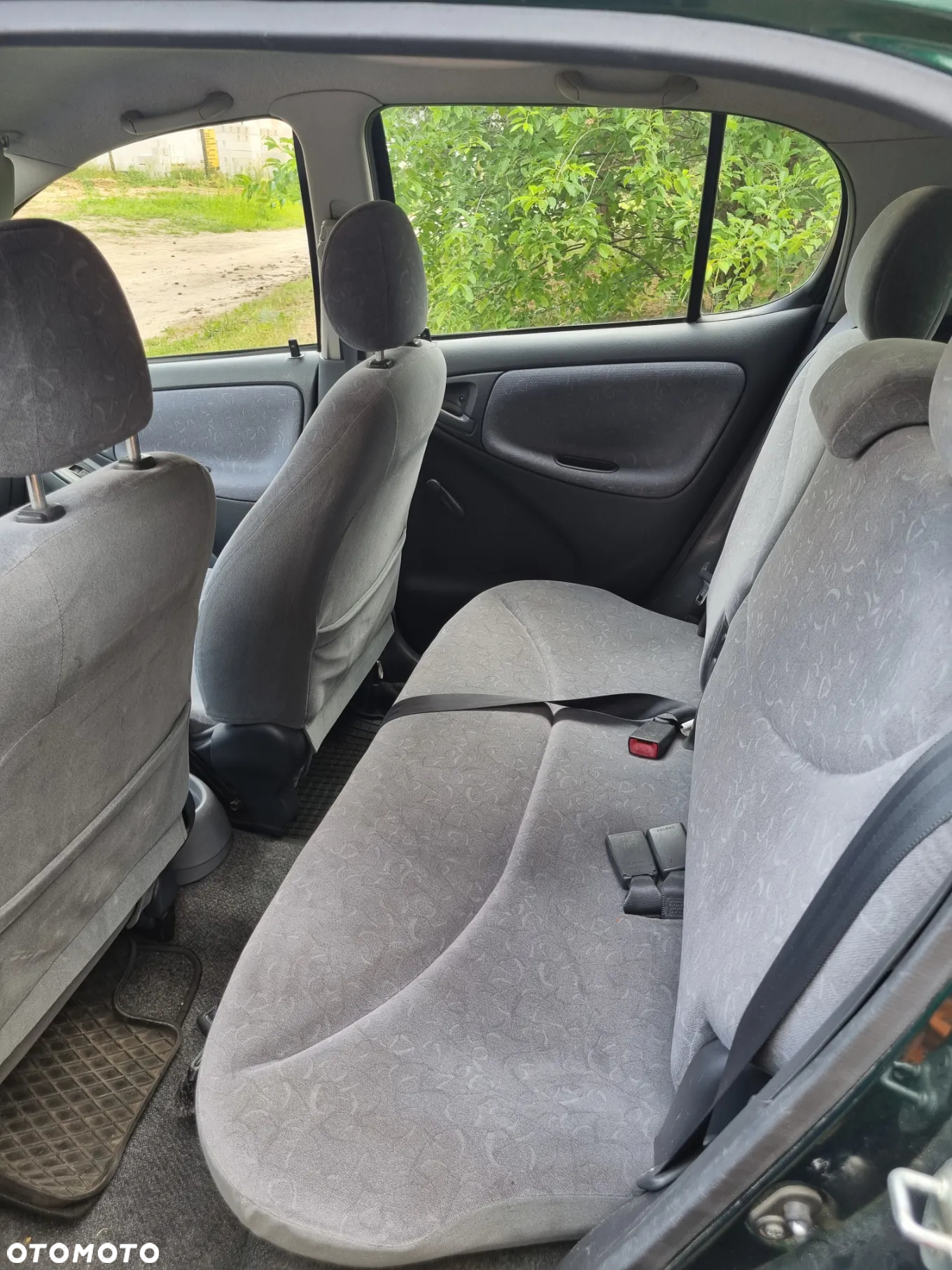 Toyota Yaris 1.0 Luna - 4