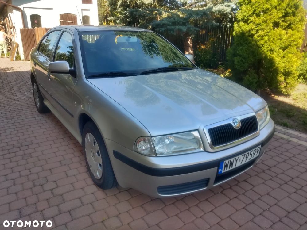 Skoda Octavia 1.6 Tour - 4