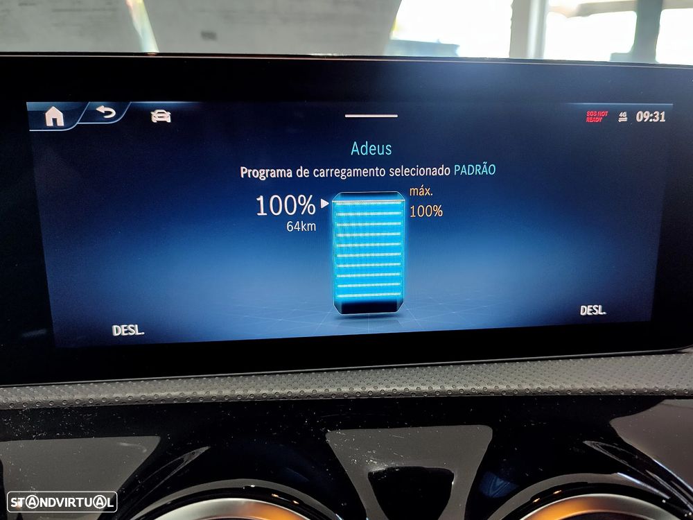 Mercedes-Benz A 250 Limousine e AMG Line - 23