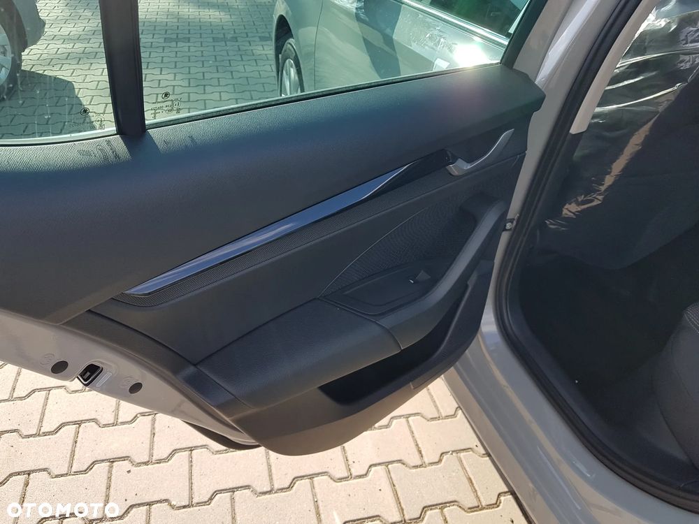Skoda Octavia 1.5 TSI mHEV Drive Selection DSG - 12