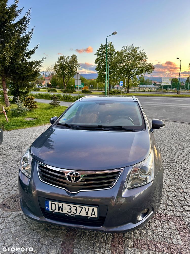 Toyota Avensis 2.0 Sol plus NAVI - 1