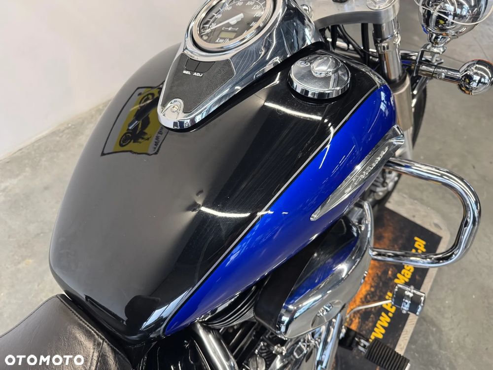 Suzuki Intruder - 16