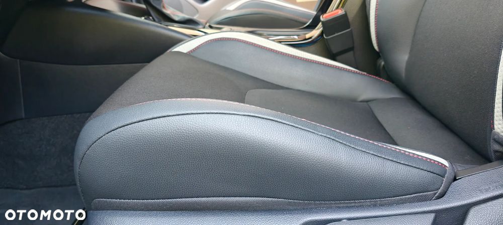 Toyota Corolla 1.8 Hybrid GR Sport - 10