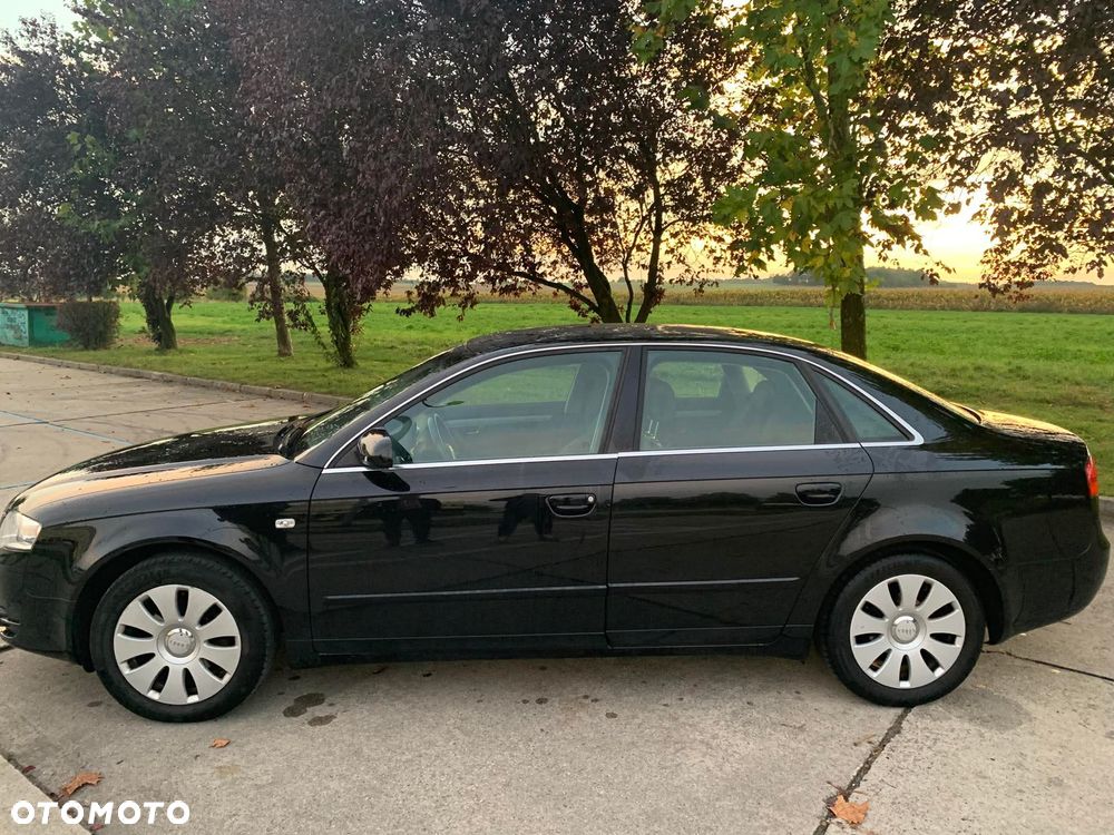 Audi A4 Limousine - 4