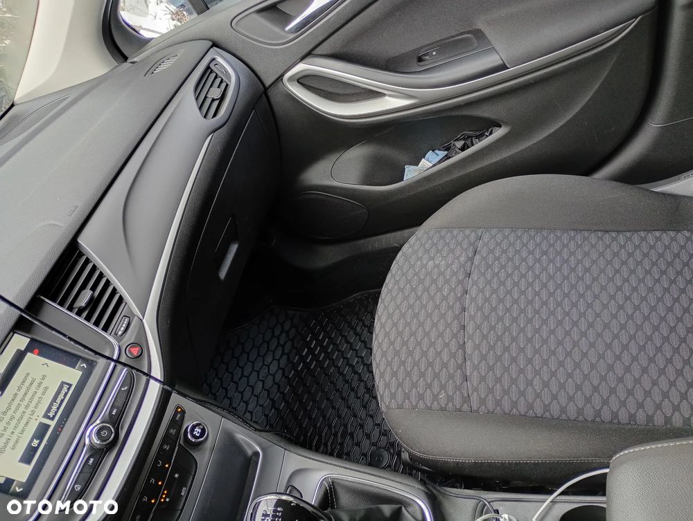 Opel Astra 1.4 T Enjoy S&S - 7