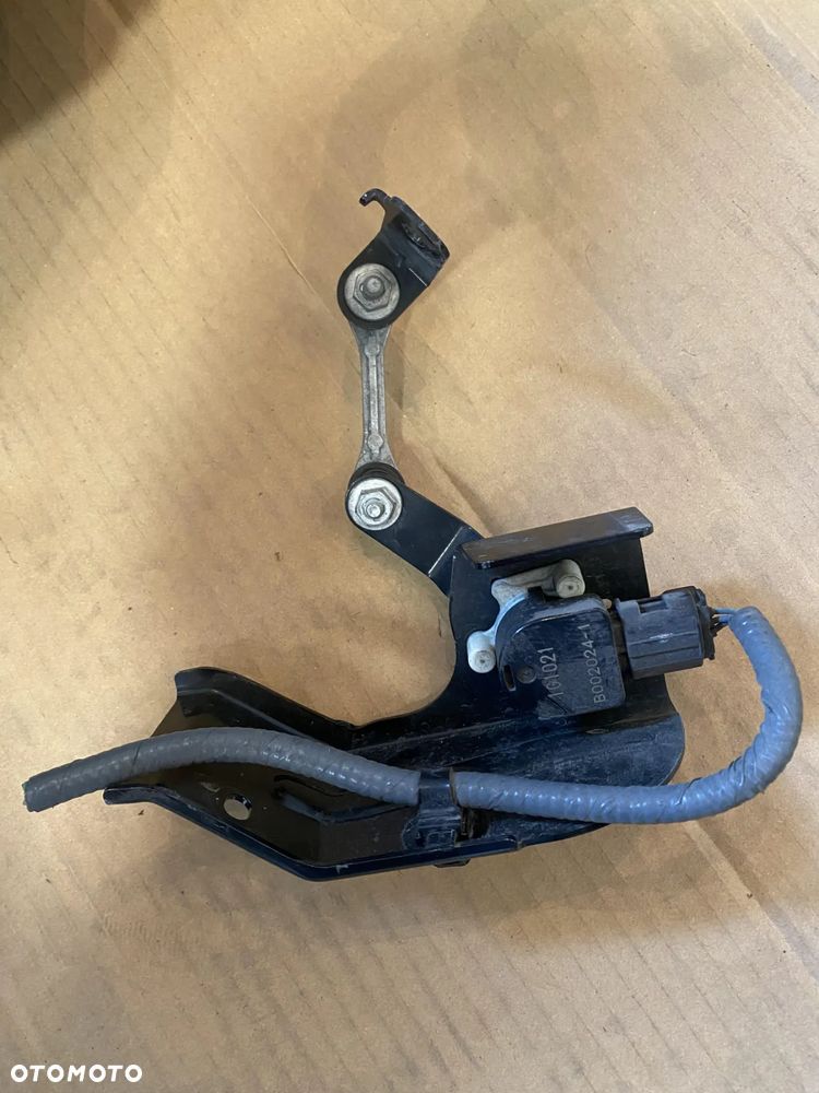 Czujnik poziomowania xenonów Suzuki SX4 S-CROSS 2022 - 2