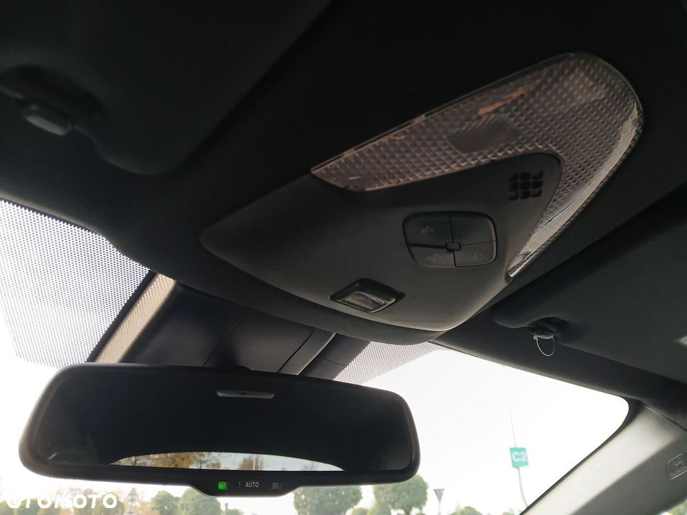 Toyota C-HR 2.0 Hybrid Executive - 35