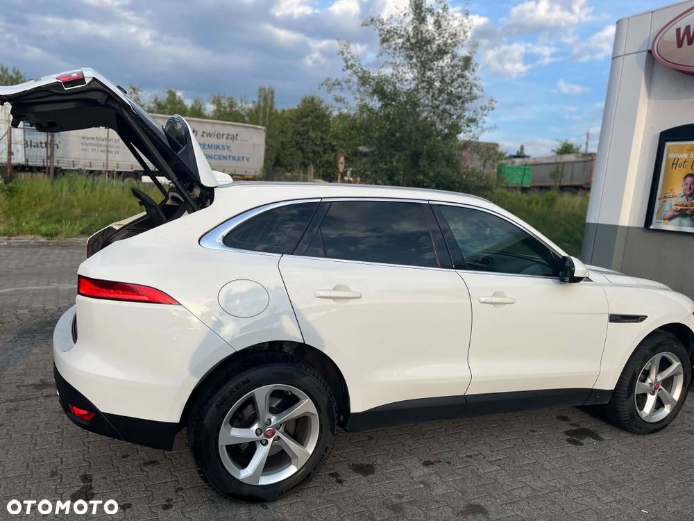 Jaguar F-Pace - 8
