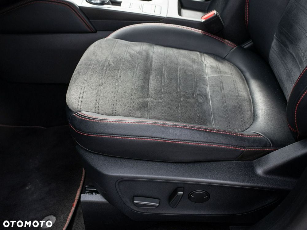 Ford Kuga - 10