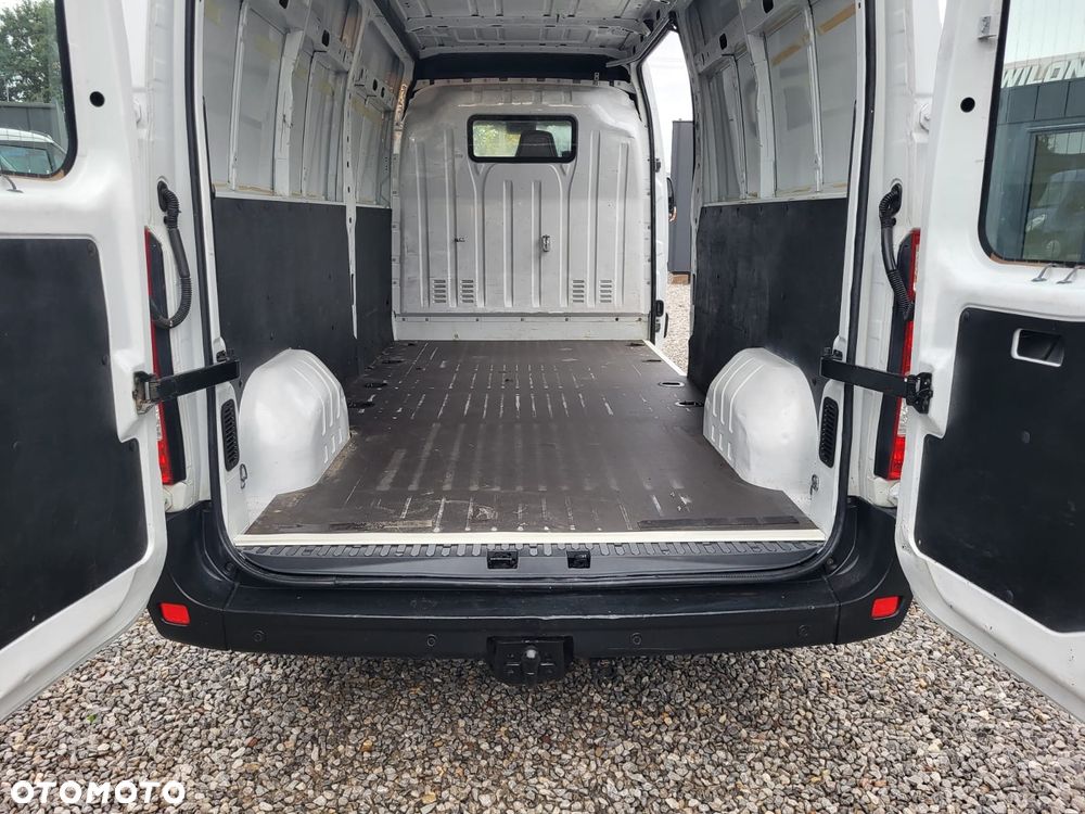 Nissan NV400 - 32