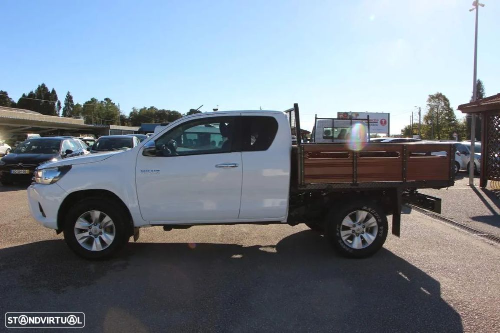 Toyota Hilux 2.4 D-4D 4WD CE Trial - 11