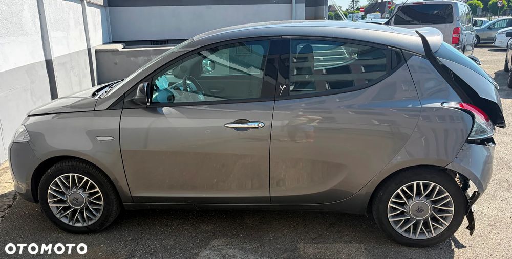 Lancia Ypsilon 1.2 8V Gold - 36