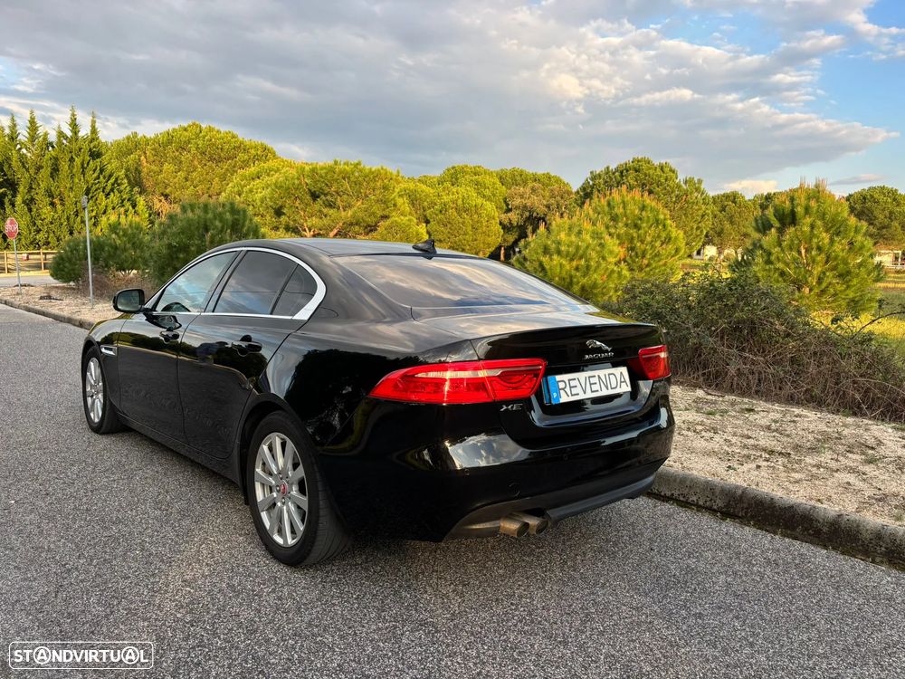 Jaguar XE - 18