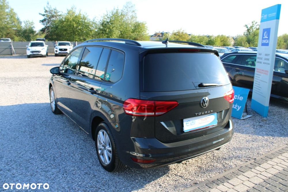 Volkswagen Touran - 8