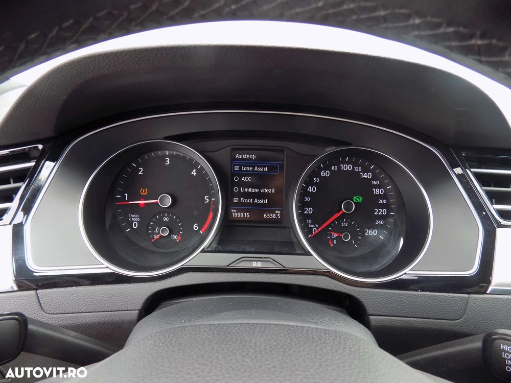 Volkswagen Passat 2.0 TDI SCR DSG Business - 14